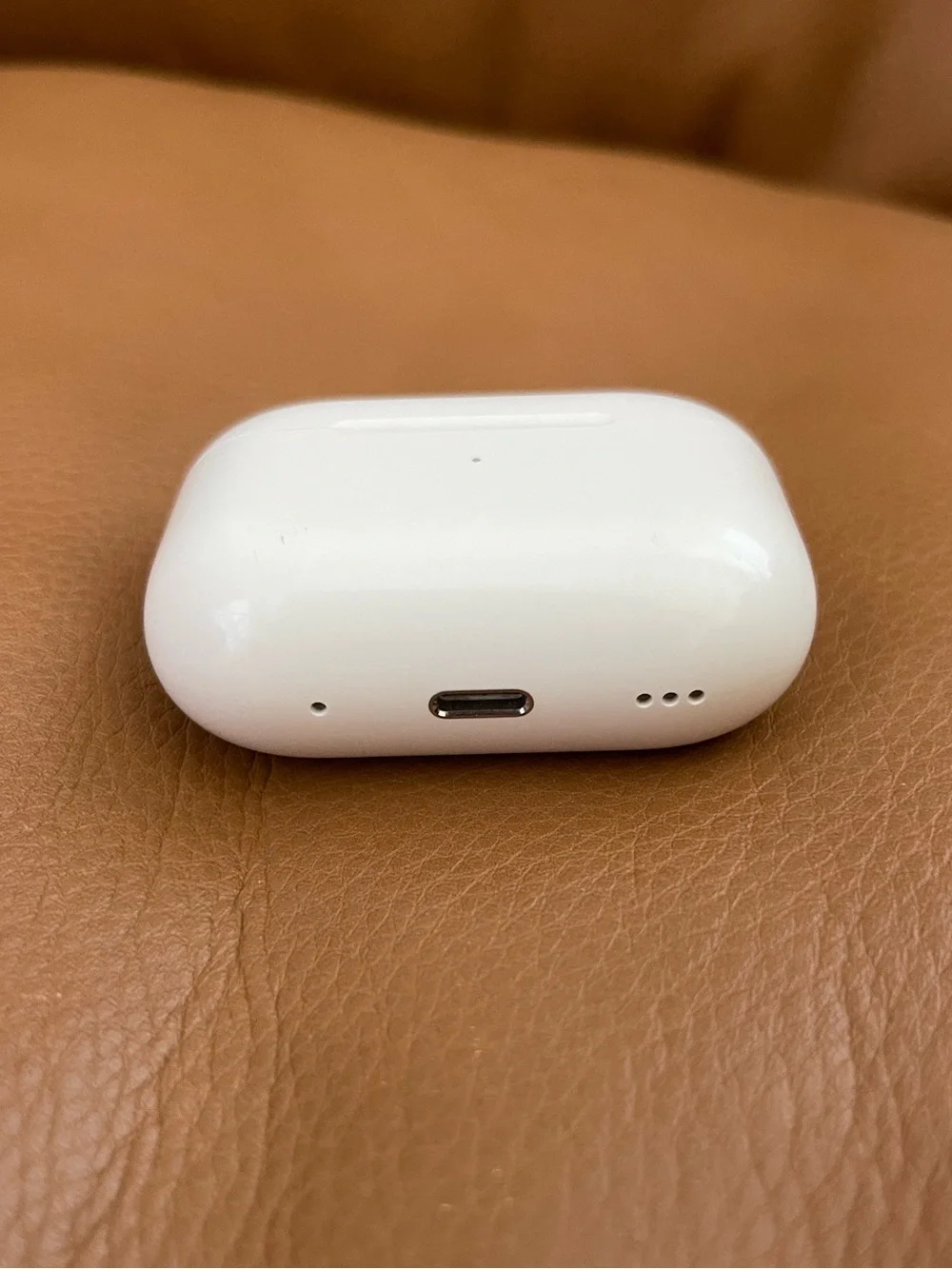 Pre owned 2nd generation Apple AirPods Pro White with Wireless Charging Case